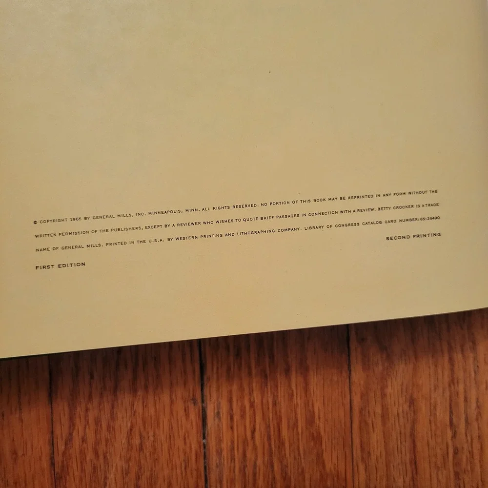 Betty Crocker Dinner in a Dish‎ Cookbook First Edition 1965 Vintage Recipes